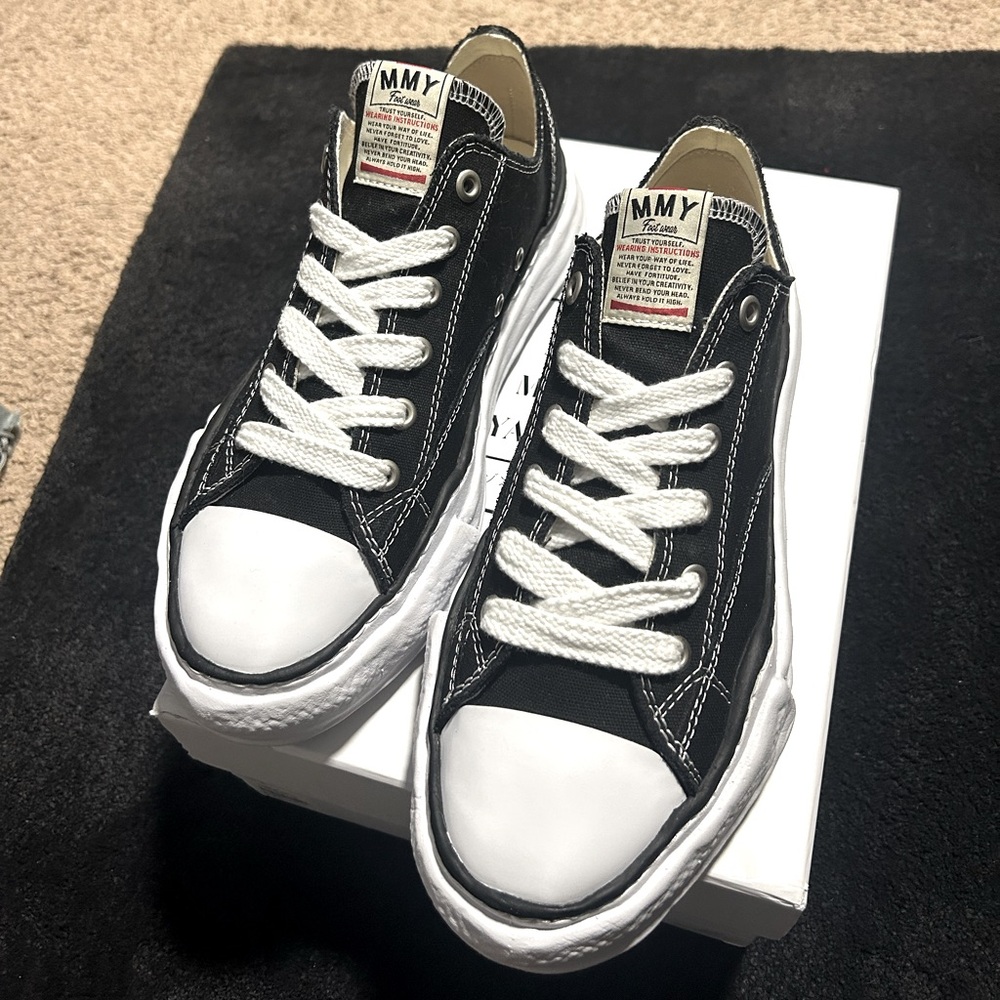 Maison Mihara Yashuhiro Peterson Black and White Sneakers